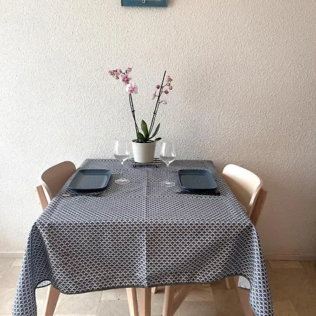 Au Balcon De La Mer, A *